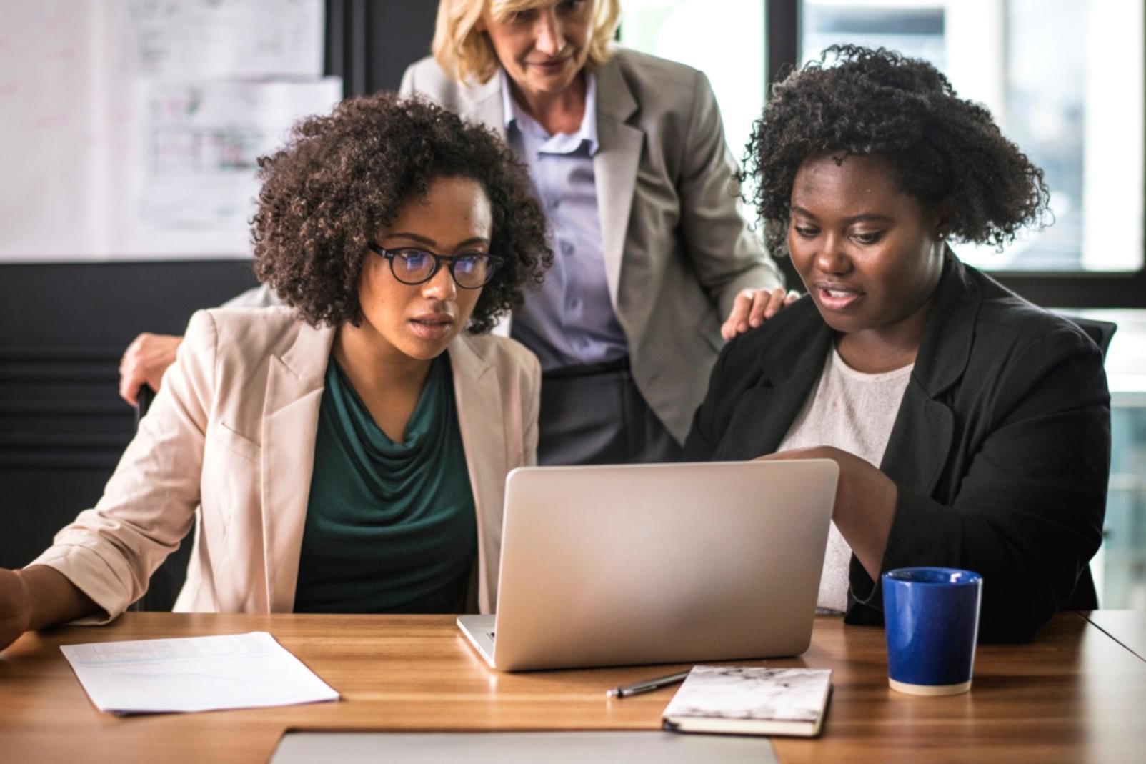 Mobile app testing process showing multiple devices and testing scenarios